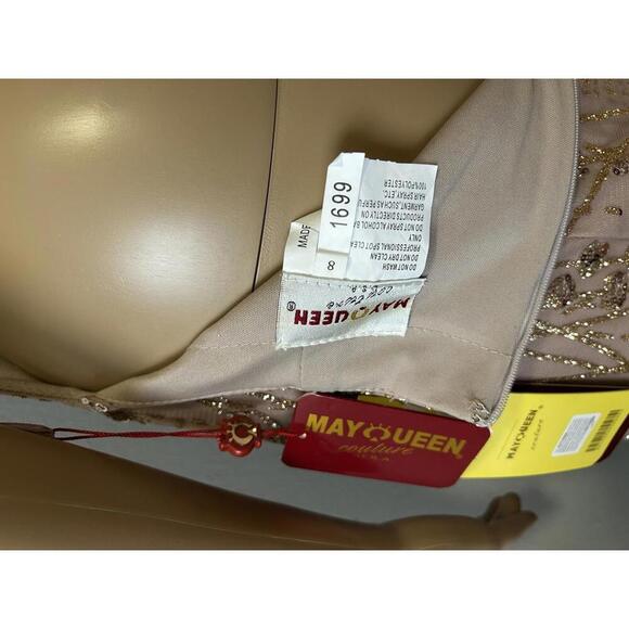 Elegant Evening Gown - Picture 8 of 8